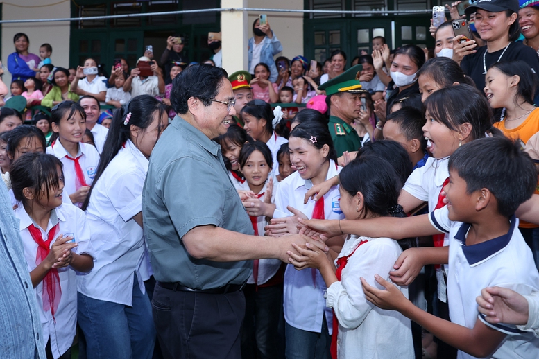 TĂNG TỐC BỨT PHÁ, QUYẾT TÂM THỰC HIỆN THẮNG LỢI NGHỊ QUYẾT ĐẠI HỘI ĐẠI BIỂU TOÀN QUỐC LẦN THỨ XIV CỦA ĐẢNG- Ảnh 3. TĂNG TỐC BỨT PHÁ, QUYẾT TÂM THỰC HIỆN THẮNG LỢI NGHỊ QUYẾT ĐẠI HỘI ĐẠI BIỂU TOÀN QUỐC LẦN THỨ XIV CỦA ĐẢNG- Ảnh 3.