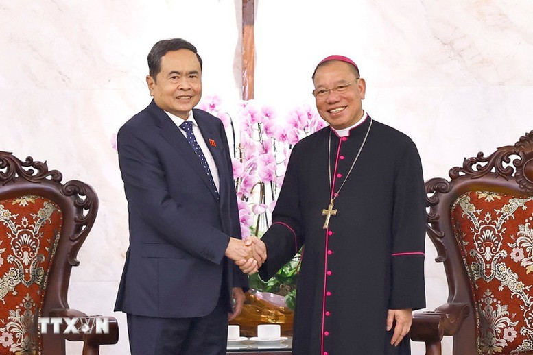 Chủ tịch Quốc hội Trần Thanh Mẫn thăm, chúc mừng Tổng Giáo phận Hà Nội- Ảnh 1. Chủ tịch Quốc hội Trần Thanh Mẫn thăm, chúc mừng Tổng Giáo phận Hà Nội- Ảnh 1.