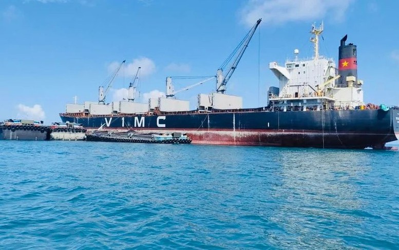 Huy động thêm tàu vận tải cỡ lớn chở dầu từ Vịnh Ba Tư về Việt Nam