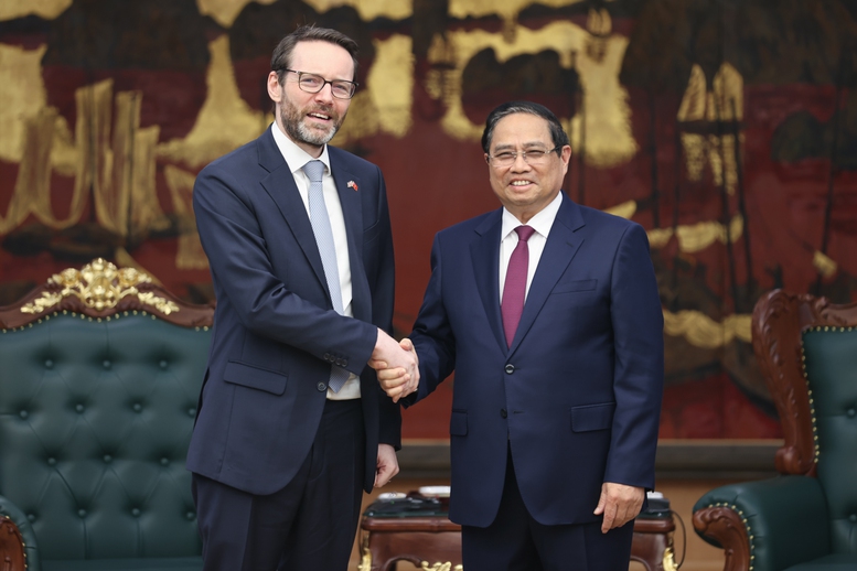 Thủ tướng Phạm Minh Chính tiếp Đại sứ Anh Iain Frew- Ảnh 1.