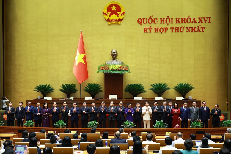 Quốc hội phê chuẩn bổ nhiệm 6 Phó Thủ tướng, các Bộ trưởng và thành viên Chính phủ- Ảnh 2.