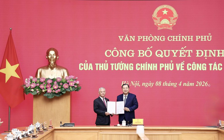 Công bố Quyết định điều động, bổ nhiệm đồng chí Đôn Tuấn Phong giữ chức Phó Chủ nhiệm Văn phòng Chính phủ