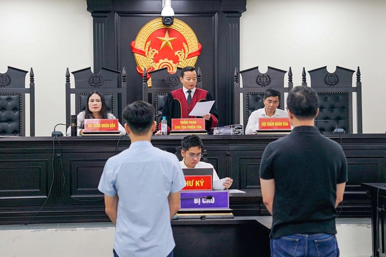 Thiếu trách nhiệm gây hậu quả nghiêm trọng, hai cựu cán bộ phòng cháy, chữa cháy phải hầu Tòa- Ảnh 1. Thiếu trách nhiệm gây hậu quả nghiêm trọng, hai cựu cán bộ phòng cháy, chữa cháy phải hầu Tòa- Ảnh 1.