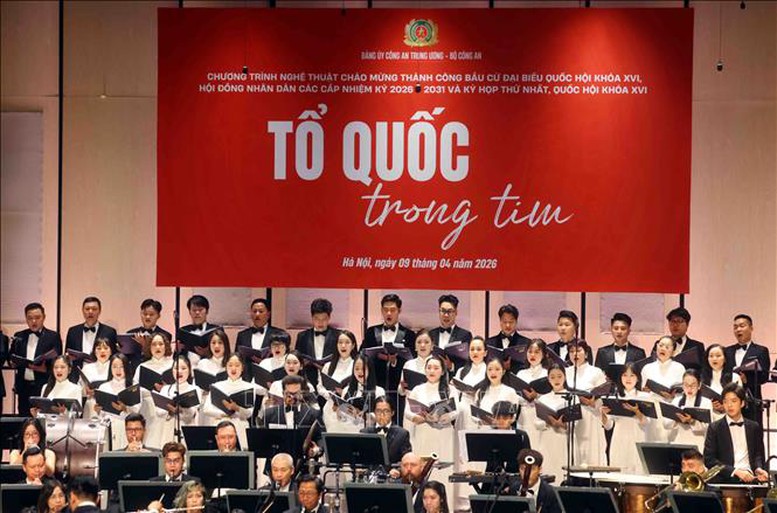 Tổng Bí thư, Chủ tịch nước Tô Lâm dự Chương trình nghệ thuật 'Tổ quốc trong tim'- Ảnh 6.