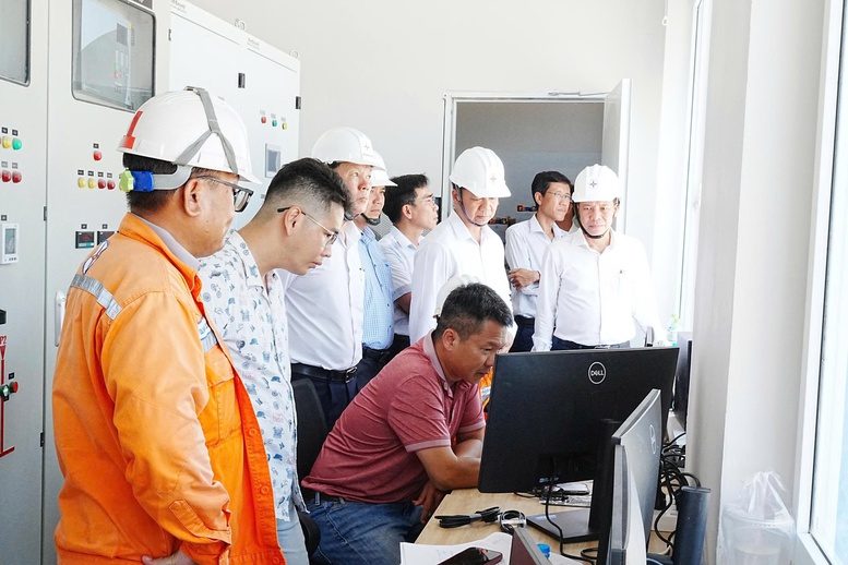 EVNSPC thi công xuyên lễ, phấn đấu đạt 105 công trình 220 kV-110 kV trong năm 2026- Ảnh 1.