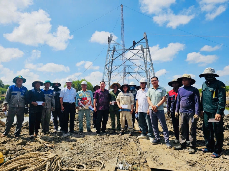 EVNSPC thi công xuyên lễ, phấn đấu đạt 105 công trình 220 kV-110 kV trong năm 2026- Ảnh 5.