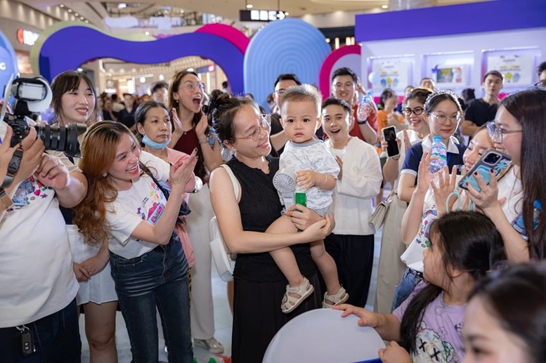 'Ngày hội thôi nôi' quy tụ hàng trăm gia đình, xác lập kỷ lục Việt Nam- Ảnh 1.