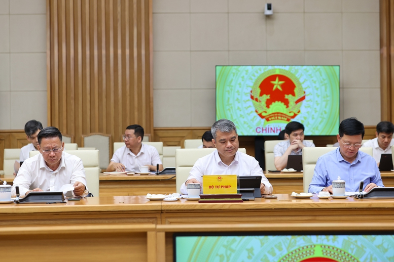 Thủ tướng Lê Minh Hưng: Đổi mới tư duy xây dựng và thi hành pháp luật là đặc biệt quan trọng- Ảnh 8.