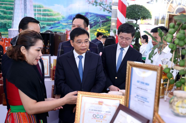 Những "viên gạch hồng" xây nền móng cho sự bứt phá của Điện Biên- Ảnh 7.