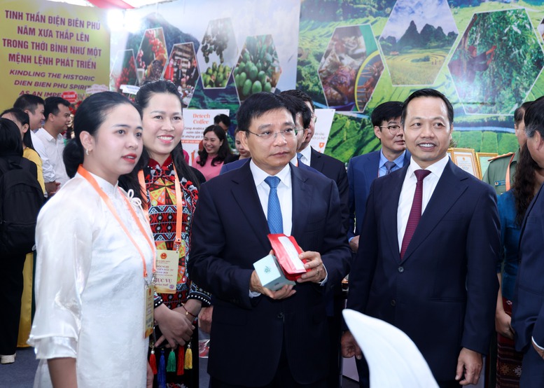 Những "viên gạch hồng" xây nền móng cho sự bứt phá của Điện Biên- Ảnh 8.