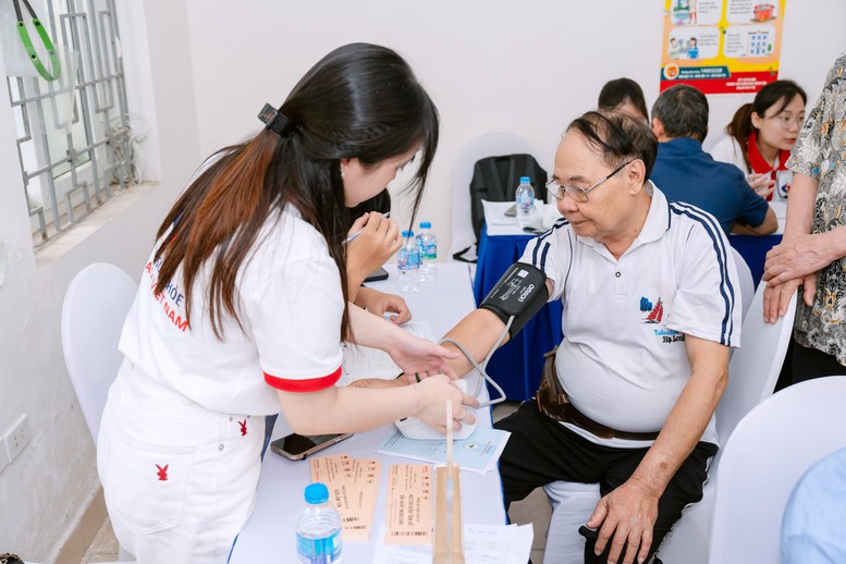 'Uống 3-4 loại thuốc vẫn tăng huyết áp': Chuyên gia cảnh báo nguyên nhân nguy hiểm phía sau- Ảnh 2.