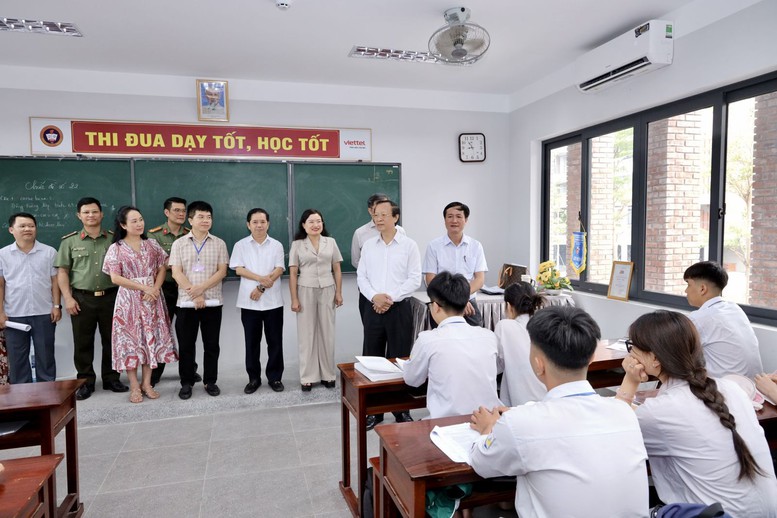 Thi tốt nghiệp THPT 2026: Siết chặt việc quán triệt quy chế để phòng ngừa vi phạm- Ảnh 1.