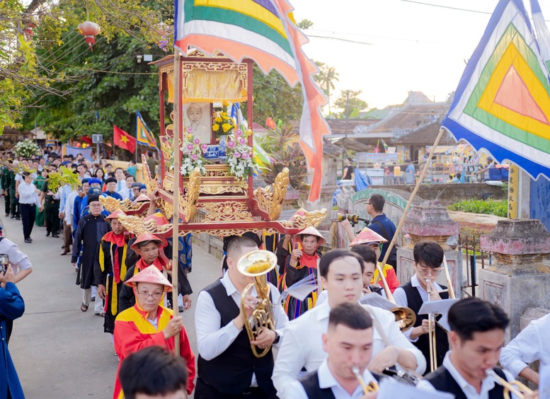 Lễ hội làng Dương Nỗ-nơi Chủ tịch Hồ Chí Minh sinh sống, học tập thời niên thiếu- Ảnh 2.