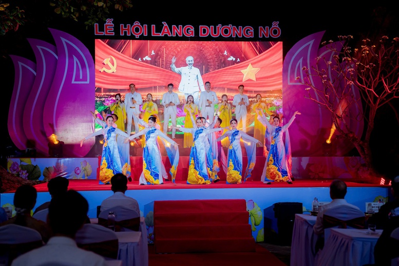 Lễ hội làng Dương Nỗ-nơi Chủ tịch Hồ Chí Minh sinh sống, học tập thời niên thiếu- Ảnh 1.