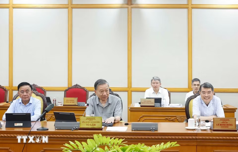Bộ Chính trị cho ý kiến hoàn thiện thể chế vượt trội, tạo động lực mới để TPHCM phát triển nhanh, bền vững- Ảnh 2.