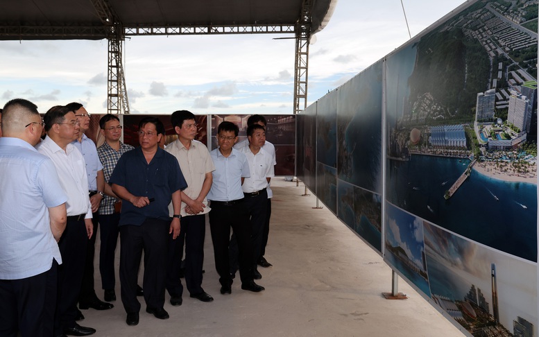 Phó Thủ tướng Thường trực Phạm Gia Túc kiểm tra tiến độ một số công trình trọng điểm phục vụ Hội nghị APEC 2027- Ảnh 4. Phó Thủ tướng Thường trực Phạm Gia Túc kiểm tra tiến độ một số công trình trọng điểm phục vụ Hội nghị APEC 2027- Ảnh 4.