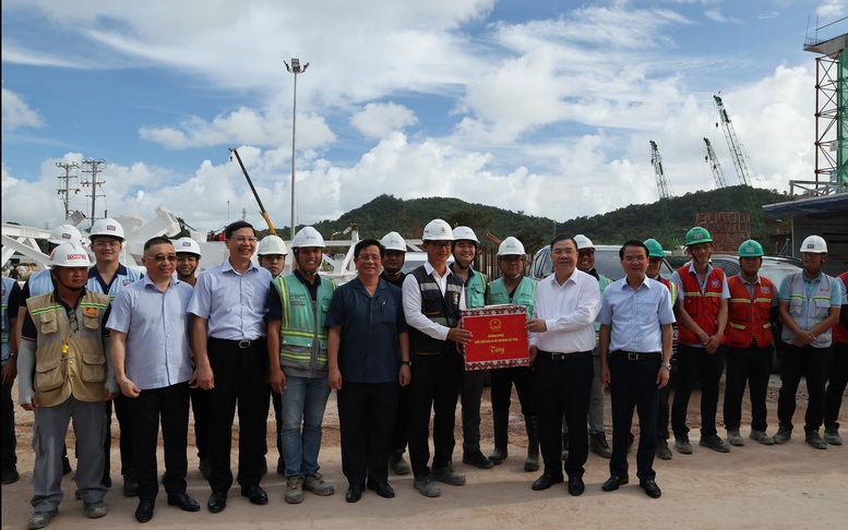 Phó Thủ tướng Thường trực Phạm Gia Túc kiểm tra tiến độ một số công trình trọng điểm phục vụ Hội nghị APEC 2027- Ảnh 2. Phó Thủ tướng Thường trực Phạm Gia Túc kiểm tra tiến độ một số công trình trọng điểm phục vụ Hội nghị APEC 2027- Ảnh 2.