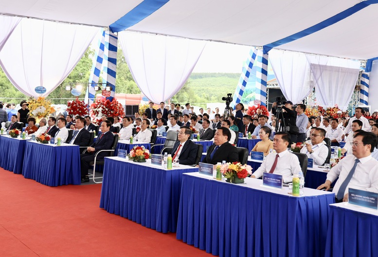 C&ocirc;ng bố v&agrave; khởi c&ocirc;ng hạ tầng kỹ thuật Dự &aacute;n năng lượng thuộc h&agrave;ng lớn nhất Bắc Trung Bộ- Ảnh 2.