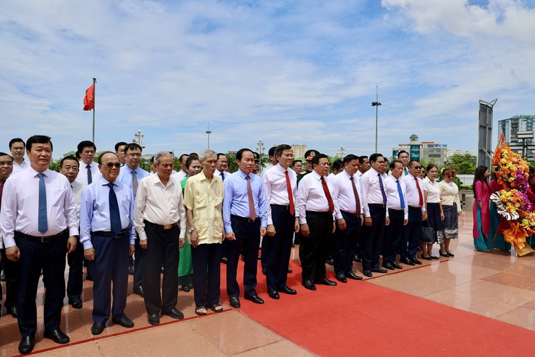 Phó Thủ tướng Lê Tiến Châu tham gia đoàn đại biểu dâng hương, dâng hoa tưởng nhớ Chủ tịch Hồ Chí Minh- Ảnh 2.
