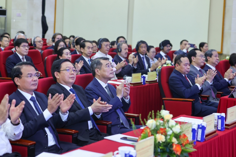 Thủ tướng Lê Minh Hưng: Khoa học công nghệ, đổi mới sáng tạo là yếu tố sống còn để hiện thực hóa khát vọng phát triển đất nước- Ảnh 2.