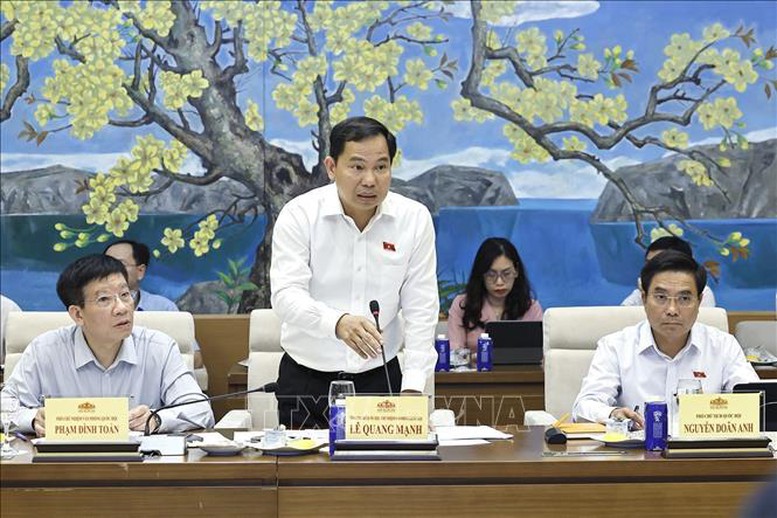 Chủ tịch Quốc hội: Không để cán bộ làm việc theo thói quen cũ trong nhiệm kỳ có yêu cầu mới- Ảnh 3. Chủ tịch Quốc hội: Không để cán bộ làm việc theo thói quen cũ trong nhiệm kỳ có yêu cầu mới- Ảnh 3.