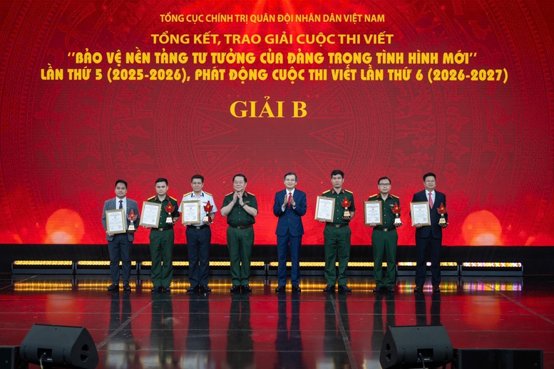 Trao giải Cuộc thi viết 'Bảo vệ nền tảng tư tưởng của Đảng trong tình hình mới' lần thứ 5- Ảnh 3.