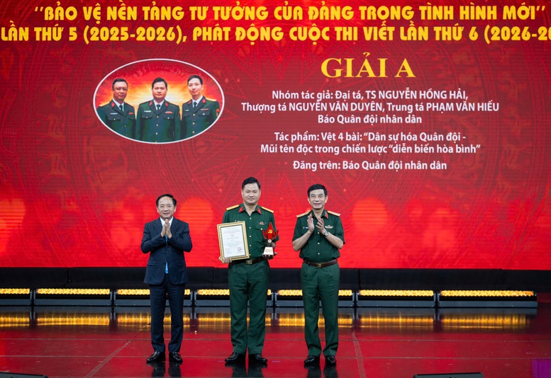 Trao giải Cuộc thi viết 'Bảo vệ nền tảng tư tưởng của Đảng trong tình hình mới' lần thứ 5- Ảnh 1.
