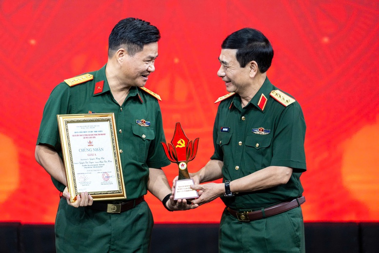 Trao giải Cuộc thi viết 'Bảo vệ nền tảng tư tưởng của Đảng trong tình hình mới' lần thứ 5- Ảnh 2.
