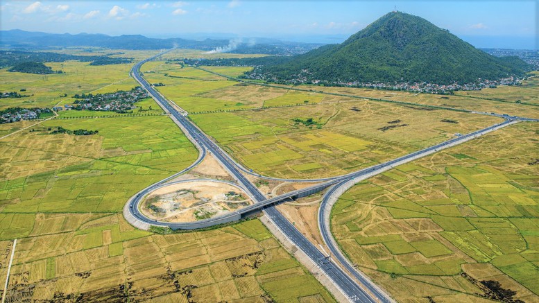 Thông xe 2 đoạn cao tốc Bắc-Nam qua Nam Trung Bộ từ hôm nay, 19/5 - Ảnh 2.