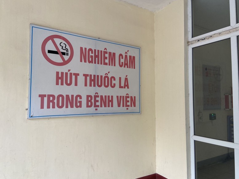 Môi trường không khói thuốc lá: Nhiệm vụ quan trọng của các cơ sở y tế - Ảnh 2.