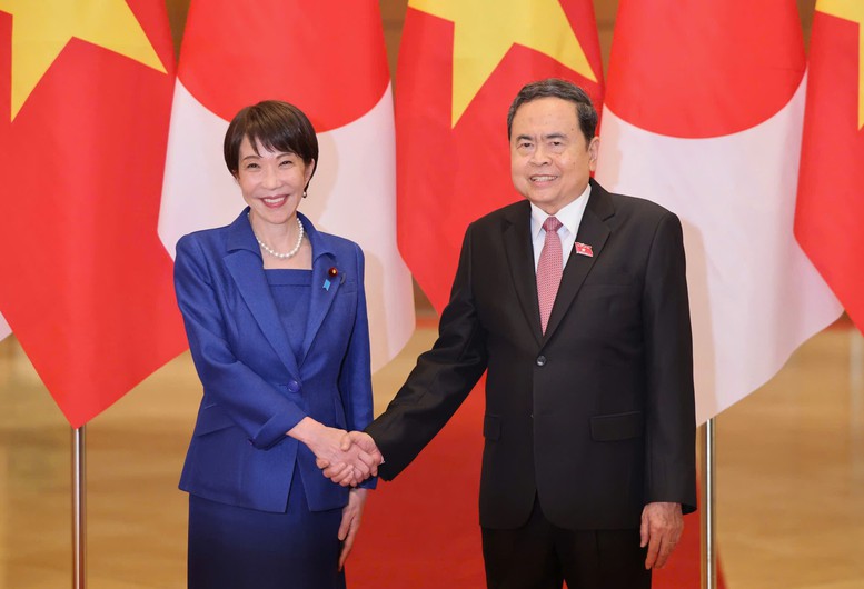 Chủ tịch Quốc hội Trần Thanh Mẫn hội kiến Thủ tướng Nhật Bản Takaichi Sanae- Ảnh 1.