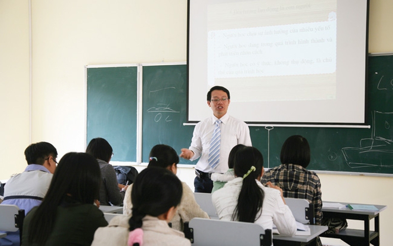 Mỗi viên chức chỉ được là giảng viên đồng cơ hữu của một cơ sở giáo dục
