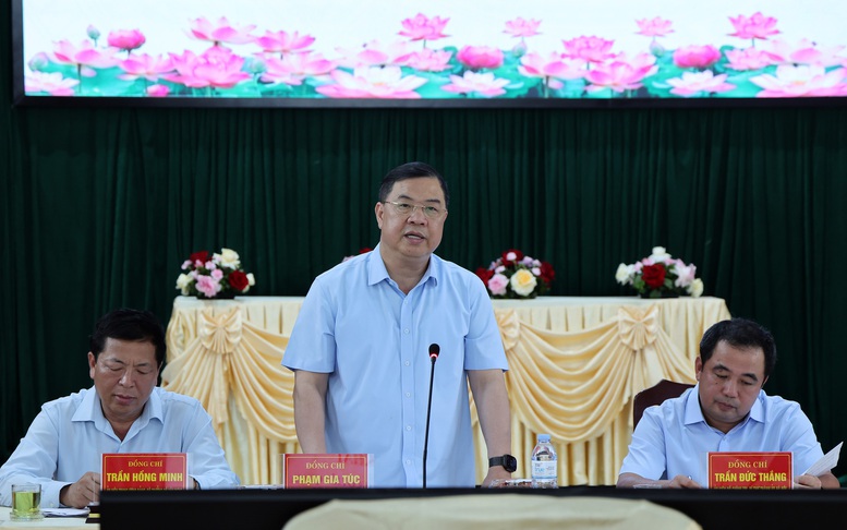 Phó Thủ tướng Thường trực Phạm Gia Túc kiểm tra tiến độ dự án sân bay Gia Bình, tuyến đường Vành đai 4 - Vùng Thủ đô- Ảnh 1.