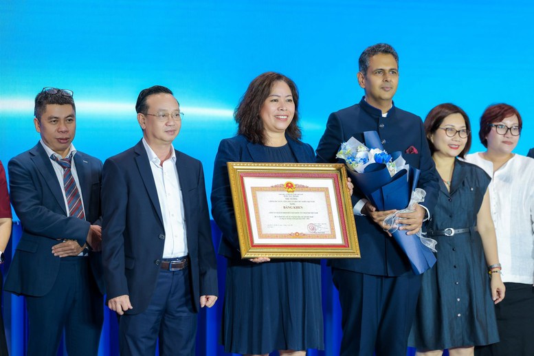 Unilever Việt Nam nhận Bằng khen của Thủ tướng Chính phủ, cam kết đồng hành cùng giai đoạn phát triển mới của Việt Nam- Ảnh 1.