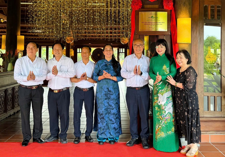 Gắn biển 'Du lịch xanh VITA GREEN' cho 4 đơn vị tại Ninh Bình
- Ảnh 2.