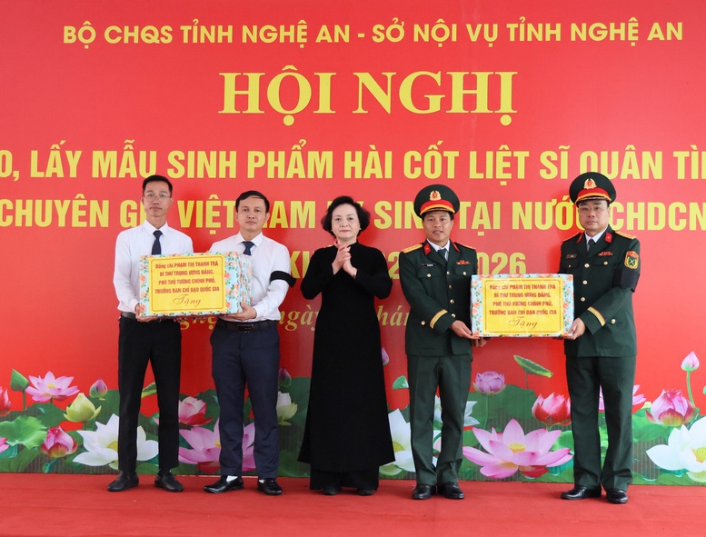 Đón 80 hài cốt liệt sĩ quân tình nguyện, chuyên gia Việt Nam hy sinh trên đất Lào trở về đất mẹ- Ảnh 11. Đón 80 hài cốt liệt sĩ quân tình nguyện, chuyên gia Việt Nam hy sinh trên đất Lào trở về đất mẹ- Ảnh 11.