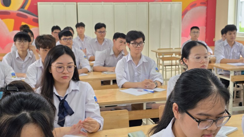 Từng bước chuẩn bị cho thi tốt nghiệp THPT trên máy tính- Ảnh 3. Từng bước chuẩn bị cho thi tốt nghiệp THPT trên máy tính- Ảnh 3.