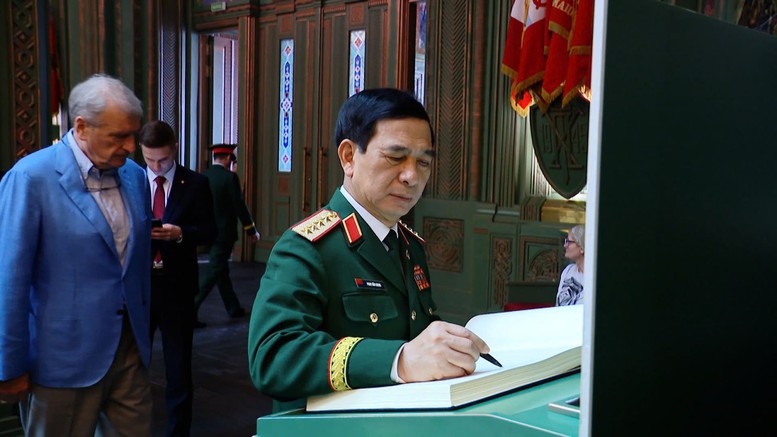 Vun đắp quan hệ hữu nghị truyền thống Việt Nam - Liên bang Nga- Ảnh 2. Vun đắp quan hệ hữu nghị truyền thống Việt Nam - Liên bang Nga- Ảnh 2.