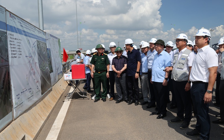 Phó Thủ tướng Thường trực Phạm Gia Túc kiểm tra tiến độ dự án sân bay Long Thành và cao tốc TPHCM-Long Thành-Dầu Giây- Ảnh 7.