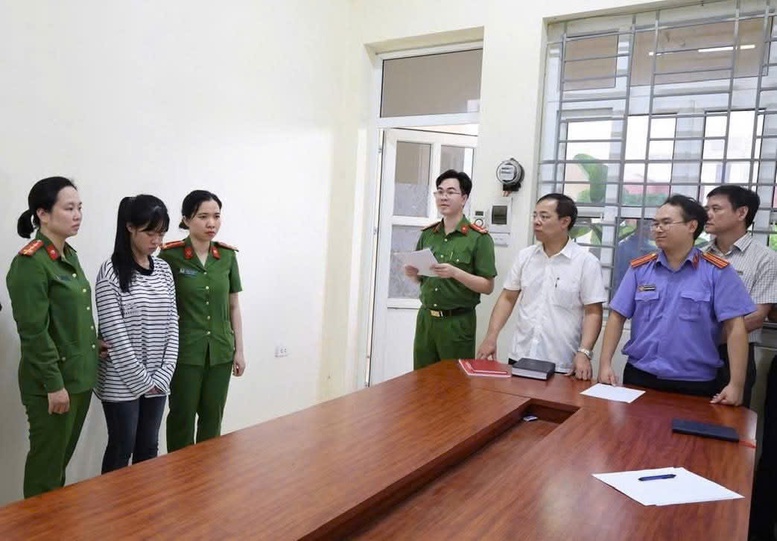 Khởi tố 2 nữ sinh trong vụ bạo lực học đường ở Phú Thọ- Ảnh 2.