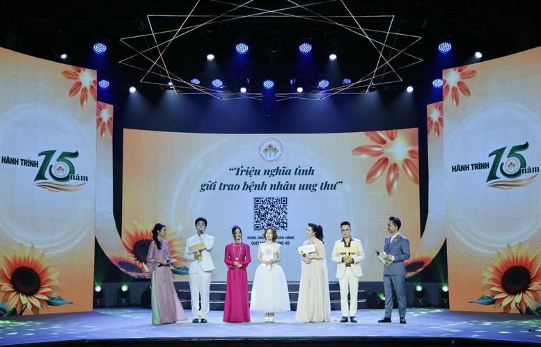 Không để bệnh nhân ung thư nghèo đơn độc trong cuộc chiến giành giật sự sống- Ảnh 6.