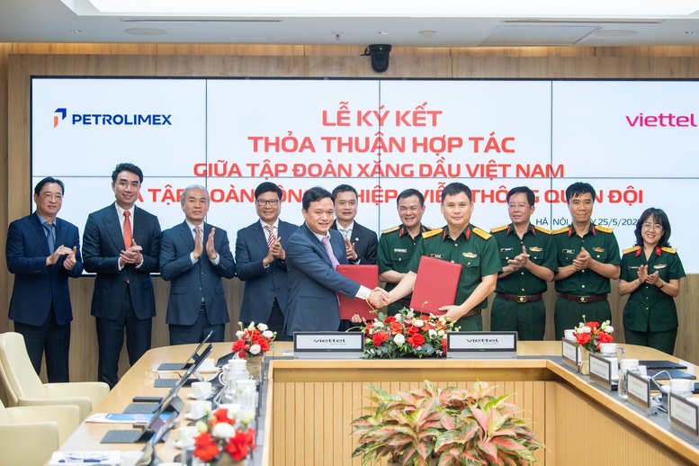 Viettel - Petrolimex hợp tác thúc đẩy chuyển đổi số, chuyển dịch năng lượng xanh- Ảnh 1.