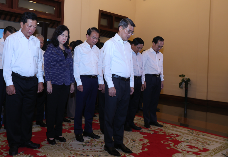 Thủ tướng: Vĩnh Long cần đặc biệt quan tâm tư duy hành động, đổi mới sáng tạo, kiến tạo phát triển- Ảnh 13.