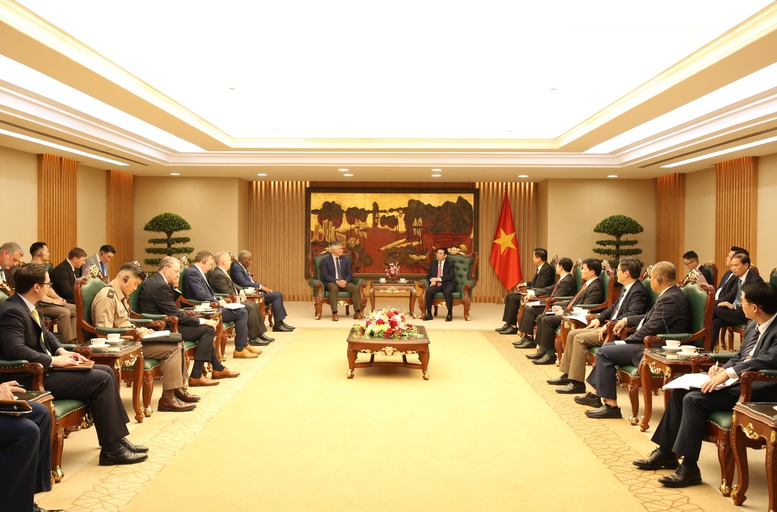 Phó Thủ tướng, Bộ trưởng Bộ Quốc phòng Phan Văn Giang tiếp Đoàn Nghị sĩ Quốc hội Hoa Kỳ- Ảnh 4.