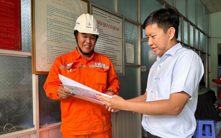 EVNSPC: Tăng cường thực hành tiết kiệm điện tại nơi làm việc