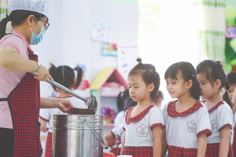 Anh hùng Lao động Thái Hương đề xuất xây dựng Luật Dinh dưỡng học đường- Ảnh 3.