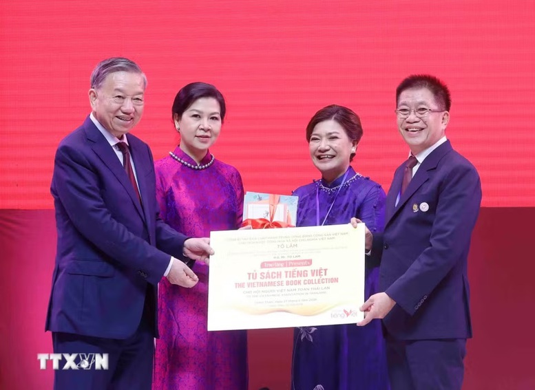 Tổng Bí thư, Chủ tịch nước Tô Lâm gặp gỡ cộng đồng người Việt Nam tại Thái Lan- Ảnh 3.