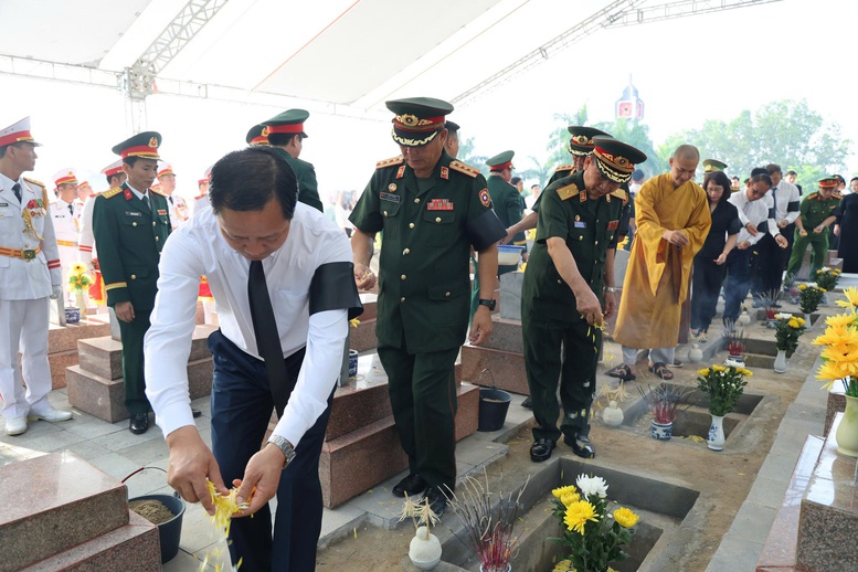 'Chiến dịch 500 ngày đêm' tiếp tục hành trình đưa các liệt sĩ trở về với đất mẹ- Ảnh 6.