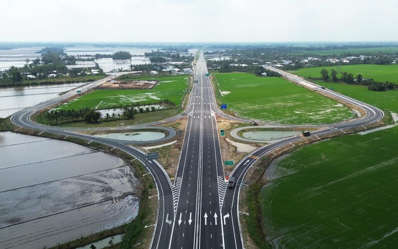 Xây cao tốc thích ứng biến đổi khí hậu khu vực Đồng bằng sông Cửu Long: Giải pháp nào tối ưu?