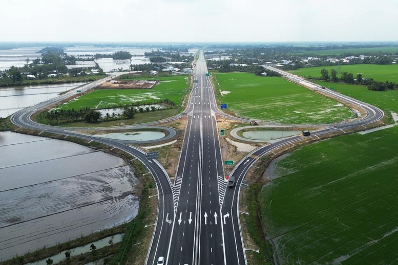 Xây cao tốc thích ứng biến đổi khí hậu khu vực Đồng bằng sông Cửu Long: Giải pháp nào tối ưu?- Ảnh 1.